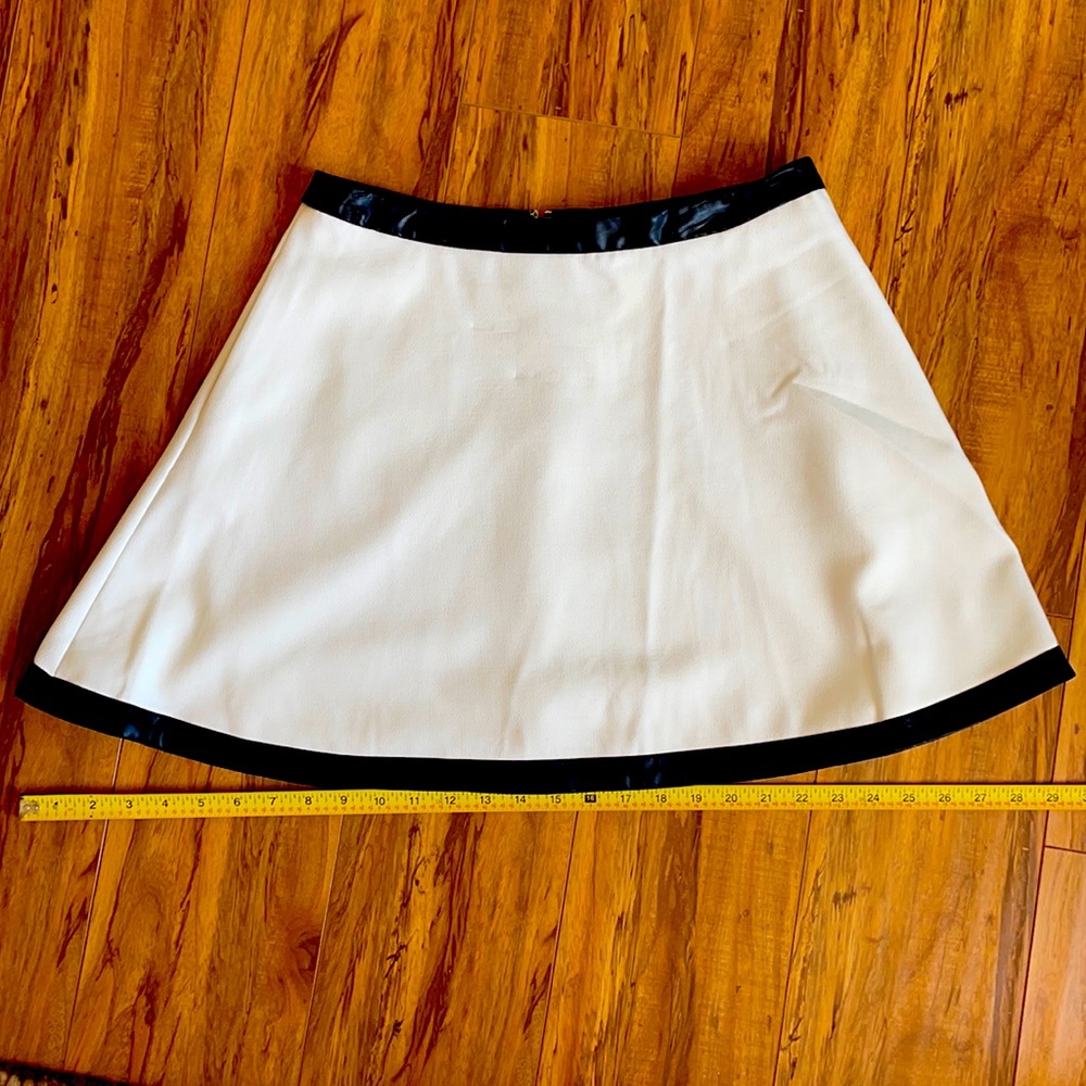 Banana republic white mini skirt size 8